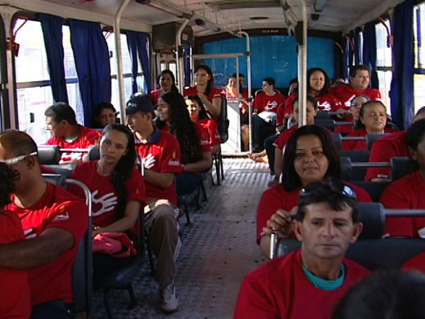 Evangélicos doam sangue em Vitória, no ES (Foto: Reprodução/TV Gazeta)