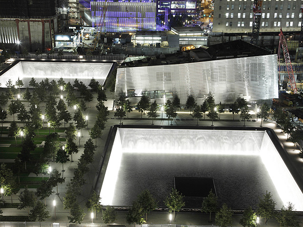 Memorial 11 de setembro 2 (Foto: AP Photo/Mark Lennihan)