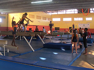 Sala de ginástica da escola Setor Leste, melhor pública do DF no Enem (Foto: Jamila Tavares/G1)