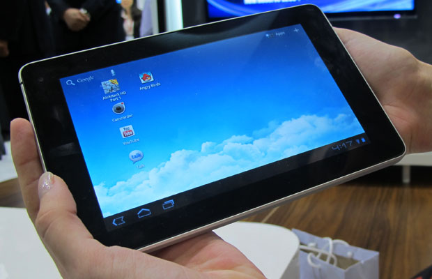 Tablet de 7 polegadas roda o sistema operacional Android 3.2 (Foto: Laura Brentano/G1)