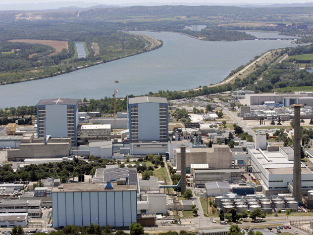 Central nuclear de Marcoule, em foto de julho de 2009 (Foto: Sebastien Nogier/Reuters)