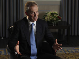Blair, em entrevista no dia 2 de setembro, sofre pressão para explicar teor das conversas com Kadhafi (Foto: Luke MacGregor/Reuters)
