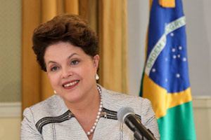 A presidente Dilma Rousseff durante conversa com jornalistas nesta quinta-feira (22), em Nova York (Foto: Roberto Stuckert Filho / Presidência)