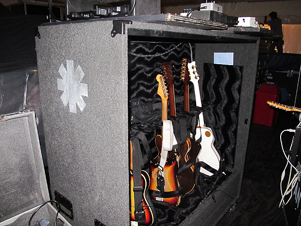 Guitarras de Josh Klinghoffer, novo guitarrista do Red Hot Chili Peppers (Foto: Gustavo Miller/G1)