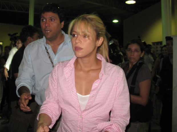 Shakira assina convênio para educação infantil (Foto: Alba Valéria Mendonça/G1)