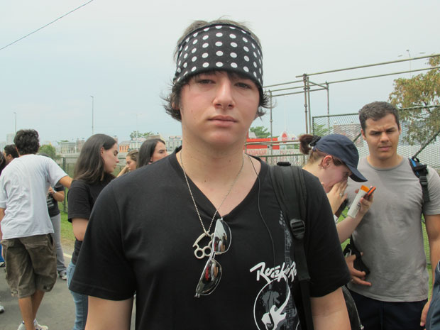 Carioca de 15 anos, Rafael pensou na banda na hora que vestiu a bandana (Foto: Carolina Lauriano / G1)