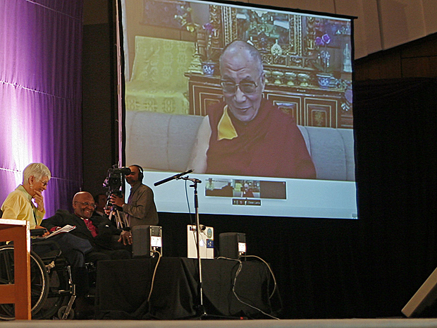 Dalai Lama em discurso  (Foto: Mark Wessels/Reuters)