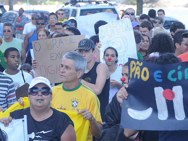 Marcha Contra a Corrupção no ES reúne cerca de 150 manifestantes (Foto: Chico Guedes/ Jornal A Gazeta)