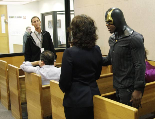 Ben Fodor compareceu de máscara em audiência no tribunal. (Foto: Ted S. Warren/AP)