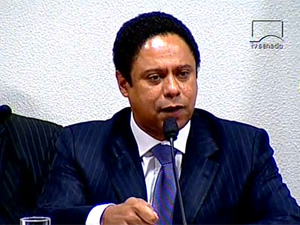 O ministro do Esporte, Orlando Silva, durante audiência no Senado, nesta quarta-feira. (Foto: Reprodução)