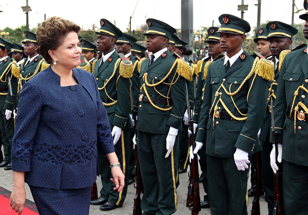 Dilma participa nesta quinta-feira de solenidade no monumento ao primeiro presidente da Republica de Angola, Antonio Agostinho Neto, em Luanda.  (Foto: Roberto Stuckert Filho/PR)