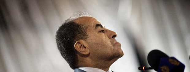 O premiê da Líbia, Mahmoud Jibril, dá entrevista nesta quarta-feira (19) em Trípoli (Foto: AFP)