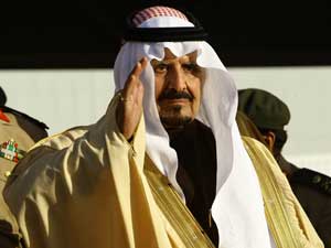 Príncipe Sultan bin Abdul-Aziz, em foto de arquivo de dezembro de 2009. (Foto: Fahad Shadeed / Arquivo / Reuters)