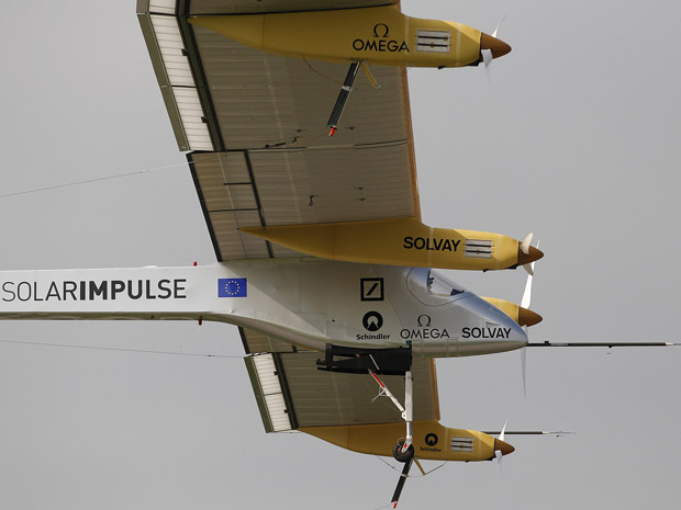 Além de poupar coombustível, o avião solar faz menos barulho (Foto: Pascal Lauener/Reuters)