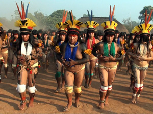 A luta dos povos indígenas para manter seus traços é o tema do longa "As Hiper Mulheres" (Foto: Divulgação)