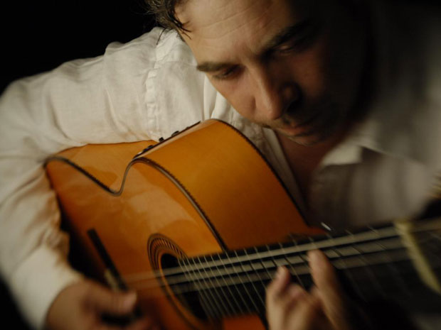 Espanhol Nono García toca Santa Isabel (Foto: Divulgação)