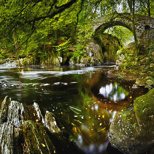 Ponte sobre o rio Braan, em Perthshire, na Escócia (Foto: Damian Shields/Landscape Photographer of the Year)