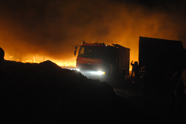 Incêndio atingiu área com 6 mil metros.  (Foto: Anderson Oliveira/Blog do Anderson)