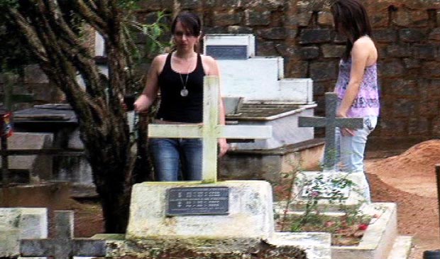Cemitério de Santa Leopoldina recebe visitas turísticas. (Foto: Reprodução/TV Gazeta)