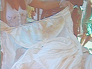Agevisa mostra foto da apreensão dos lençóis em Umbuzeiro (PB) (Foto: Reprodução/TV Paraíba)