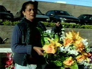 Cuidado com os vasos de flores também foi lembrado (Foto: Reprodução TV Integração)