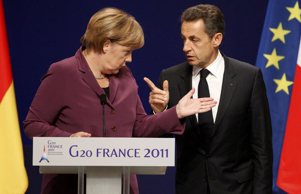 Sarkozy e Merkel concedem entrevista após encontro com primeiro-ministro grego (Foto: Reuters)