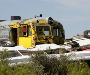 Mortos em acidente de trem e 
ônibus chegam a 8 na Argentina (AFP)