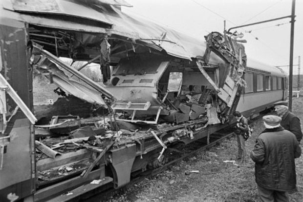 Escombros do Le Capitole após atentado em 1982 (Foto: AFP)