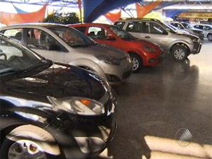 Concessionária carros (Foto: Reprodução/TV Globo)