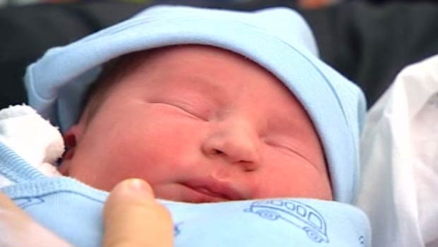 O bebê Max Benjamin Richards (Foto: Cortesia Canal 7 Austrália)