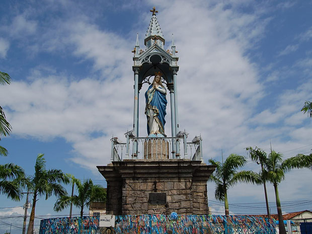 Imagem da Nossa Senhora da Conceição, no Morro da Conceição, Zona Norte do Recife (Foto: Vanessa Bahé / G1 PE)