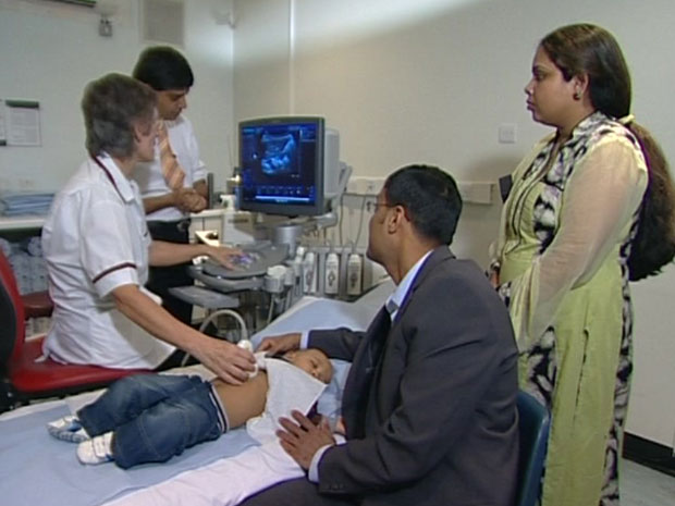 A técnica usada é menos desgastante que um transplante de fígado (Foto: BBC)