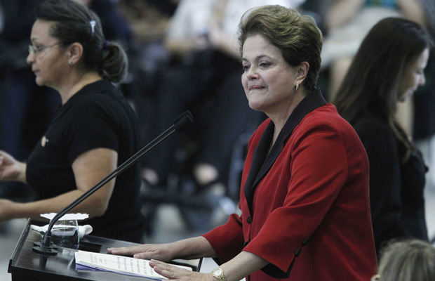 A presidente Dilma discursa durante cerimônia de lançamento do plano Viver sem Limites (Foto: Ueslei Marcelino / Reuters)