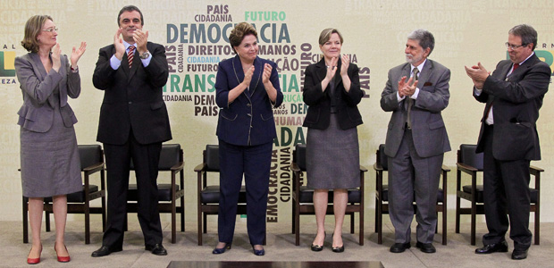 A presidente Dilma discursa em cerimônia de sanção da lei da Comissão da Verdade (Foto: Roberto Stuckert / Presidência)