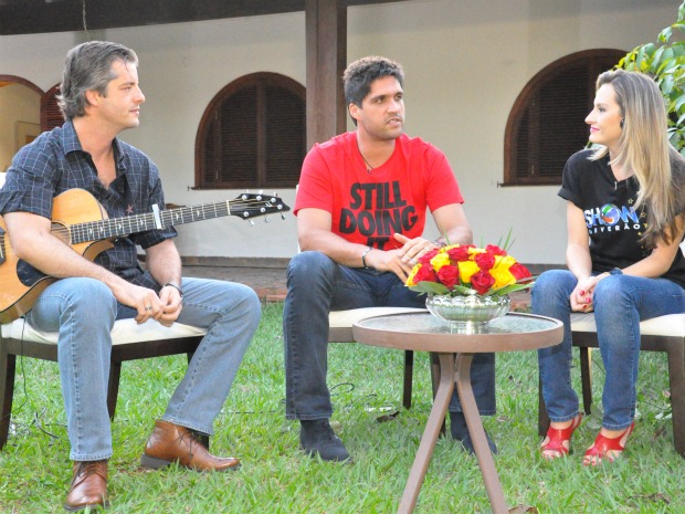 Victor e Leo entrevistados por Maureen Mattiello, do MSTV (Foto: Leandro Abreu/G1 MS)