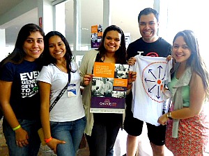 Lauana (blusa branca) participou do Congresso do Choice, em agosto deste ano em São Paulo (Foto: Arquivo Pessoal)