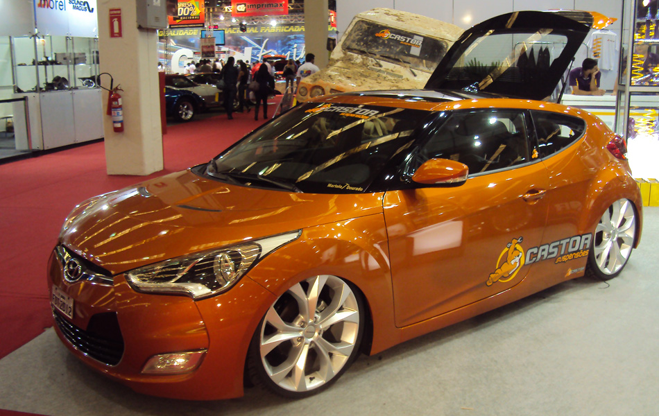 Carro da moda, Hyundai Veloster também ganhou customização 