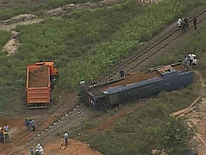 Acidente com trem e caminhão em Pernambuco (Foto: Reprodução/Globo Nordeste)