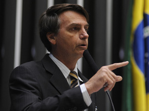 O deputado Bolsonaro durante discurso no plenário da Câmara  (Foto: Leonardo Prado / Agência Câmara)