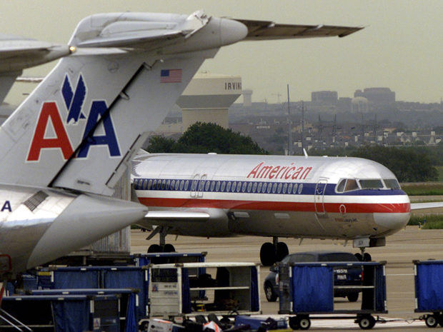 Uma imagem de arquivo da American Airlines no aeroporto internacional de Dallas em setembro de 2001 (Foto: Reuters)