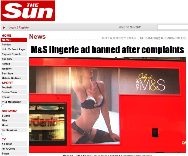 Anúnci foi banido pelo órgão regulador da publicidade no Reino Unido por ser 'sexy demais'. (Foto: Reprodução/The Sun)