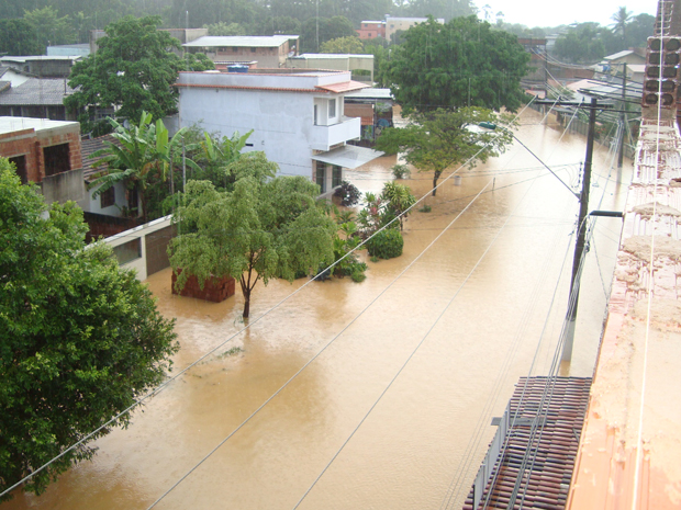 Chuva em Cariacica (ES) (Foto: Beatriz Nunes Araujo Sperandio/VC no G1)