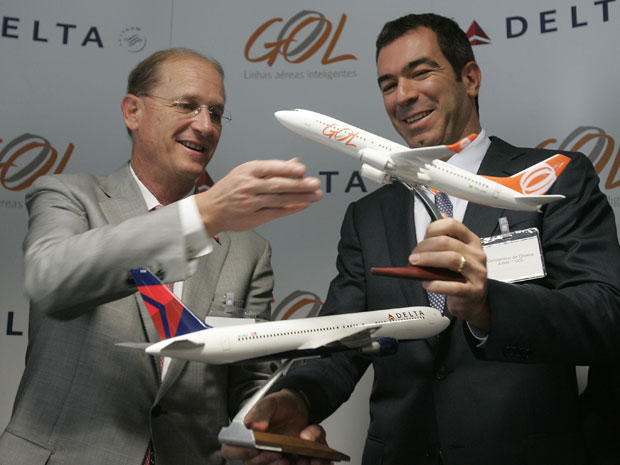 Richard Anderson, CEO da Delta, e Constantino de Oliveira Jr., presidente da Gol (Foto: Ayrton Vignola/Agência Estado)