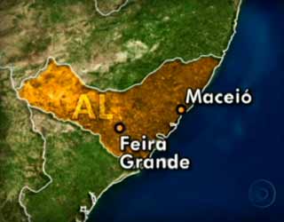 Acidente aconteceu no município de Feira Grande na tarde desta quinta (8) (Foto: Reprodução/TV Globo)
