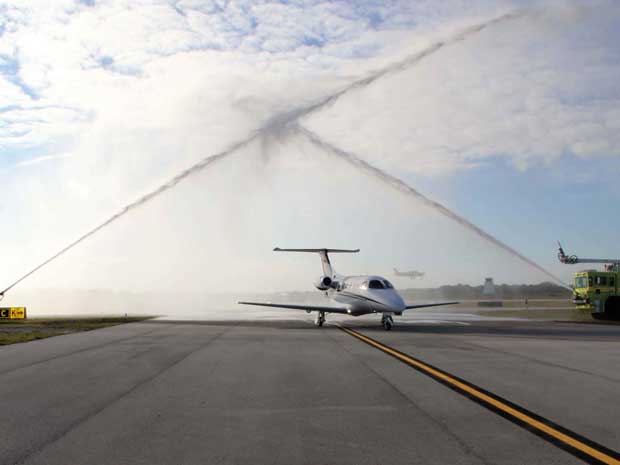 Primeiro Phenom 100 montado nos EUA faz voo inaugural (Foto: Divulgação/Embraer)