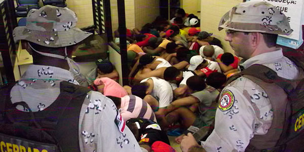 Polícia identifica buraco em cela e evita fuga de presos no interior da BA (Foto: Blog do Sigi Vilares)