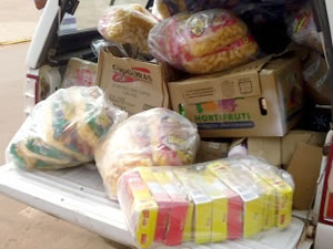 Alimentos vencidos foram encontrados em nove dos 15 supermercados da cidade. (Foto: Paranatinga News)