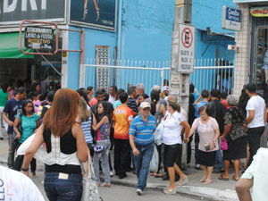 Guarda de trânsito é assassinado no centro de Vitória da Conquista (BA) (Foto: Anderson Oliveira/Blog do Anderson)