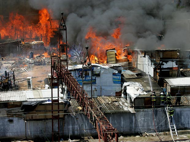 incêndio favela centro sp (Foto: Felipe Rau/AE)