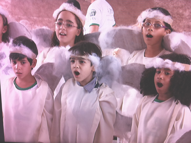 Coral de crianças em festa de Natal em Sobradinho (Foto: Reprodução / TV Globo)